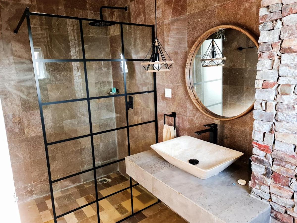 Serenity Residences & Spa - Kokrobite Beach ภายนอก รูปภาพ